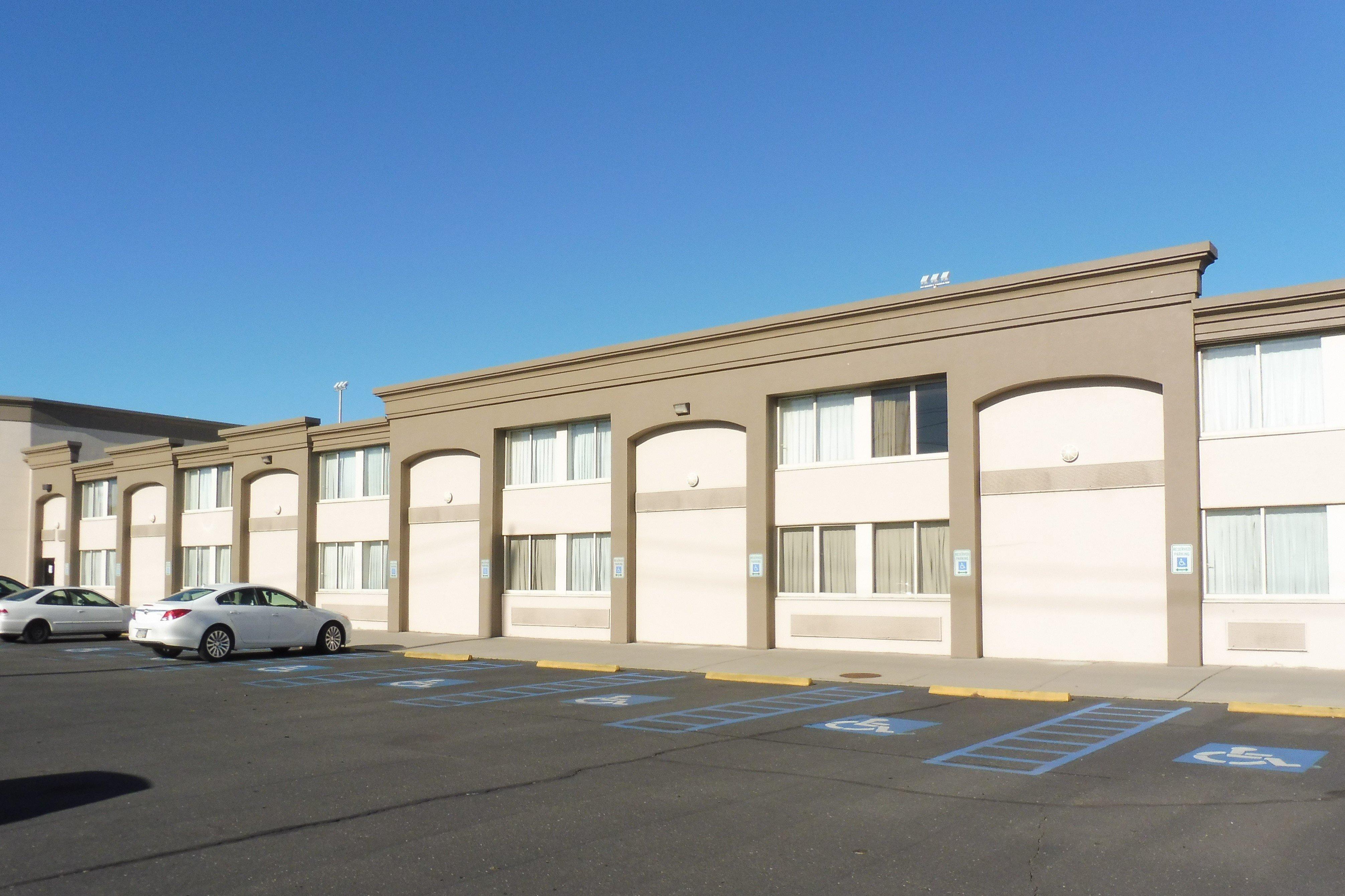 Red Roof Inn Plus Newark Liberty Airport - Carteret Exterior foto